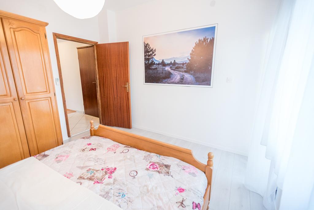Apartments And Rooms Mare-Monti Starigrad Paklenica Luaran gambar