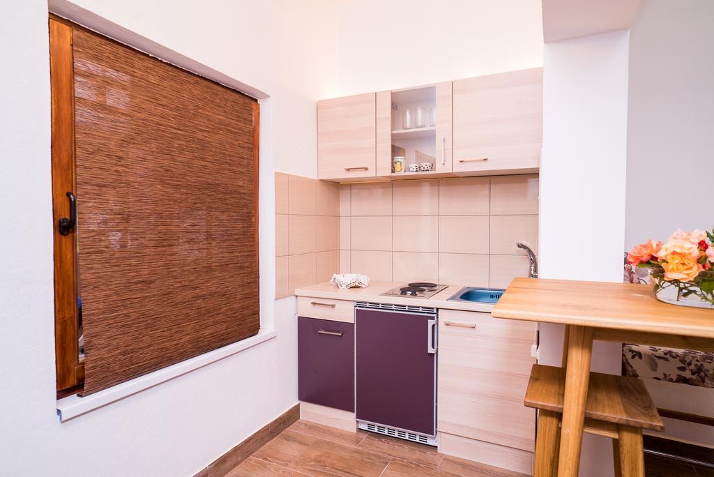 Apartments And Rooms Mare-Monti Starigrad Paklenica Luaran gambar